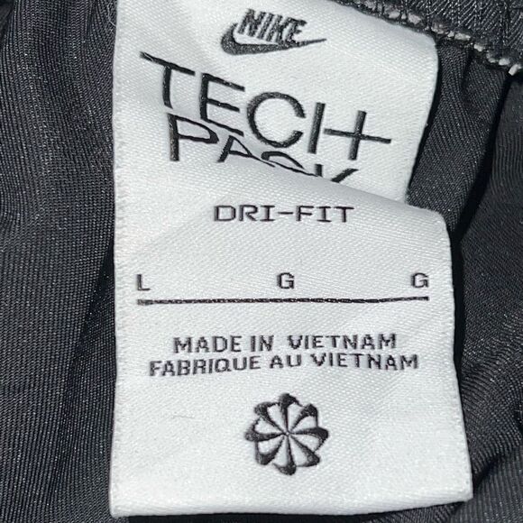 New Nike Sportswear Women's Black Tech Pack Woven Pants Sz L - Picture 10 of 11